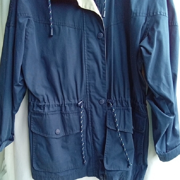 Mens M Pacific Trail Blue and Green Raincoat with Relaxed Fit - Picture 3 of 5